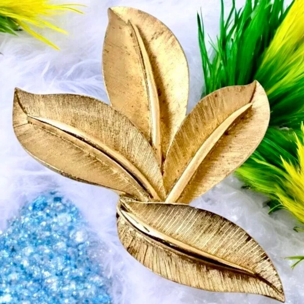 Crown Trifari Brushed Textured Brooch Gold Tone Vintage Signed